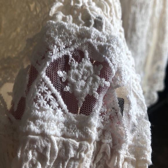 ♥️NEW♥️ Gorgeous Lace and Seersucker material. Amazing Quality. - Picture 5 of 15